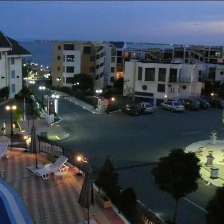 Fancy In Chateau Nessebar Complex With A Sea View , Only 100m From The Апартаменты